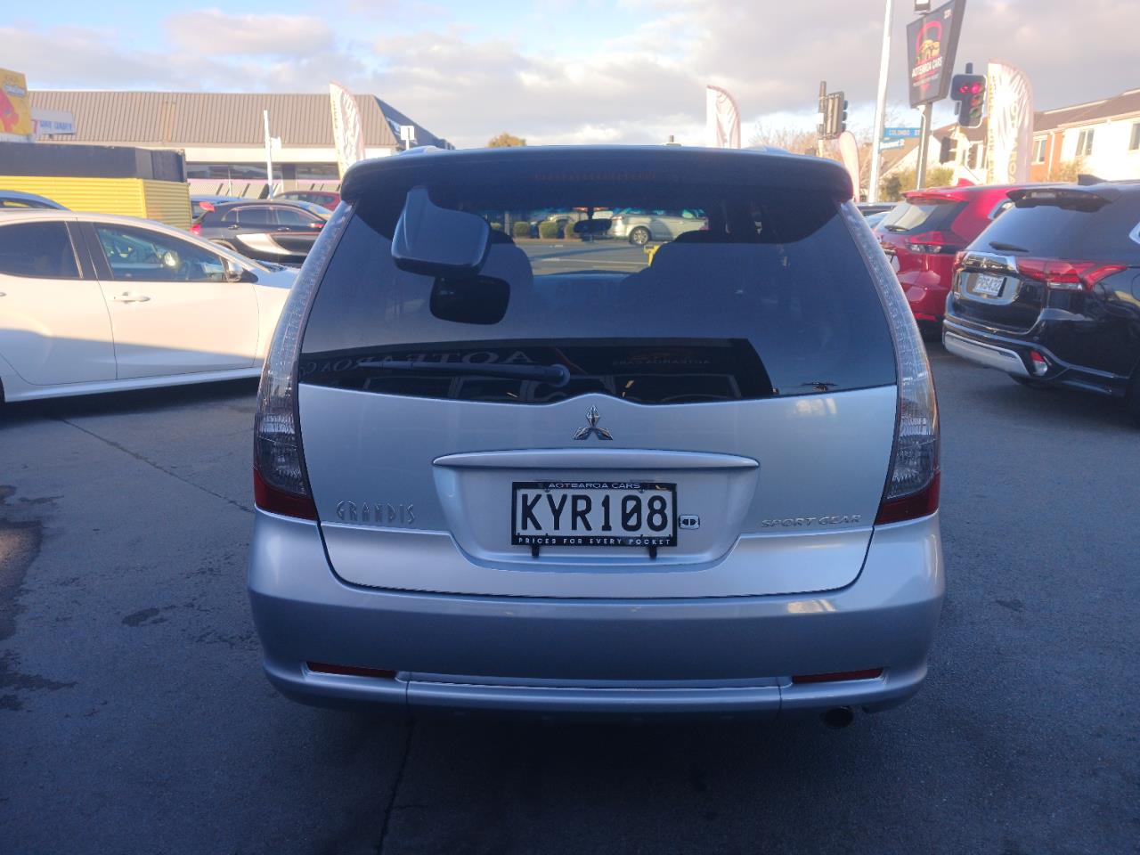 2006 Mitsubishi Grandis 7 Seater Carousel 14