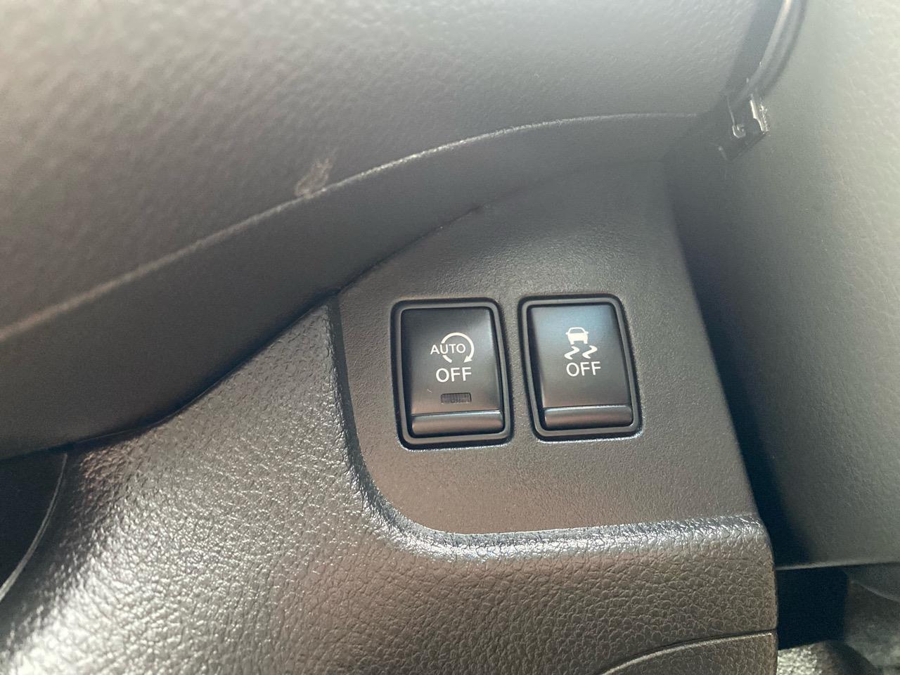 2015 Nissan Serena Both Sides Electric Sliding Doors Carousel 3