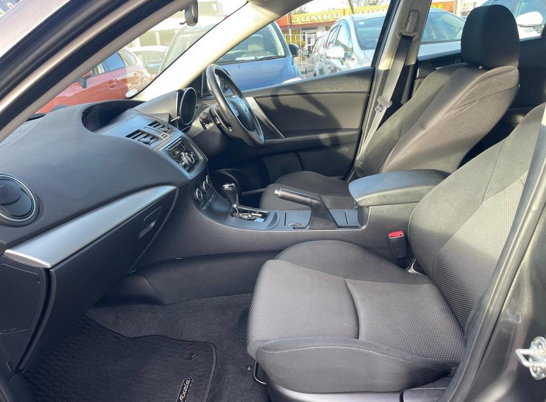 2012 Mazda Axela SKYACTIV Technology Carousel 2