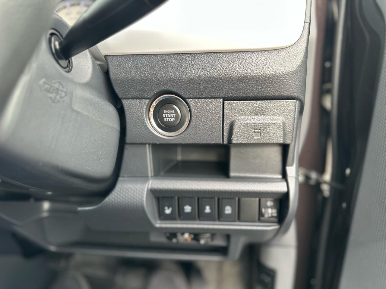 2015 Suzuki Hustler Hybrid / Nice & Tidy Carousel 1