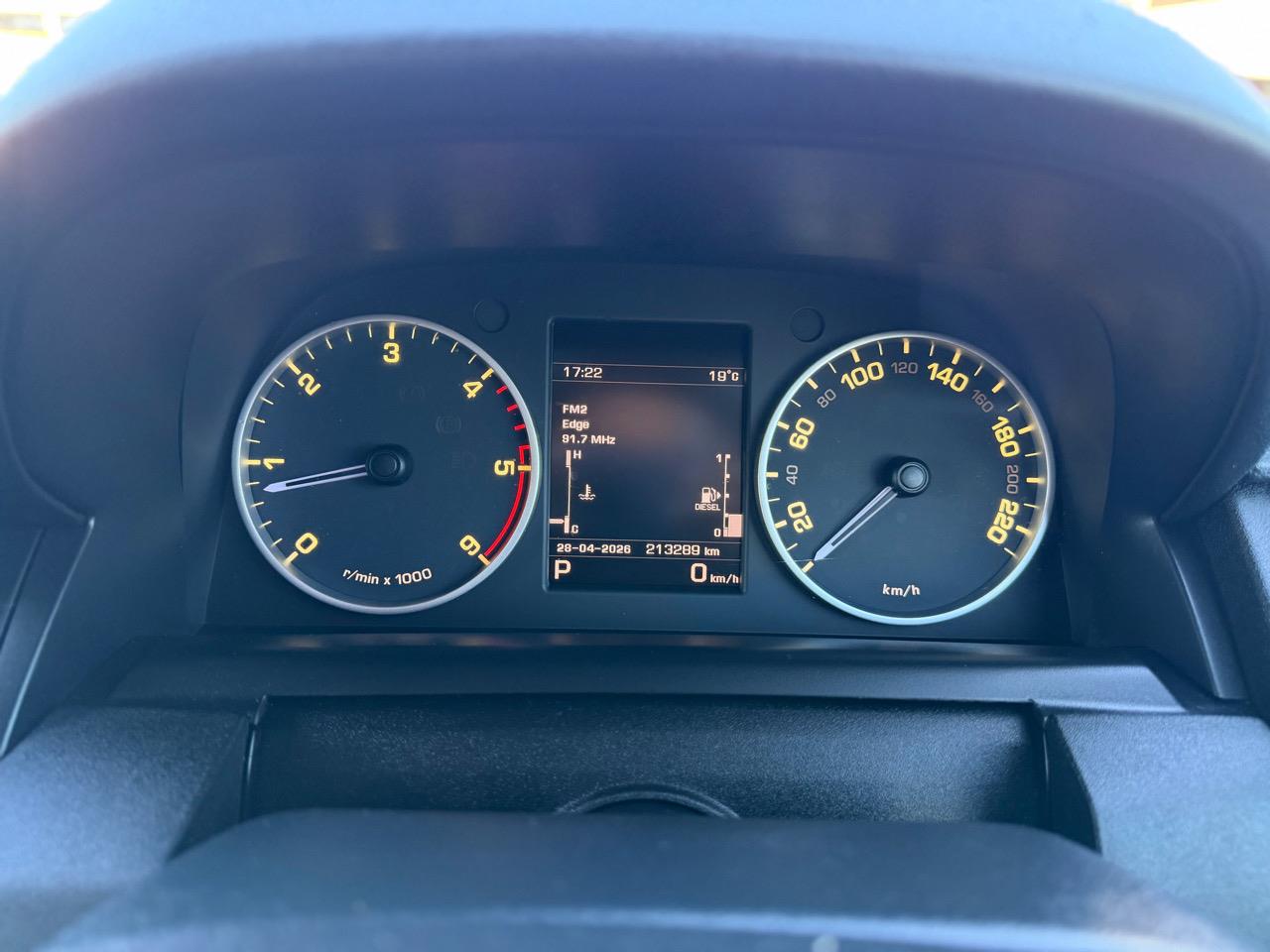 2016 Land Rover Discovery 4 SDV6 HSE Carousel 19