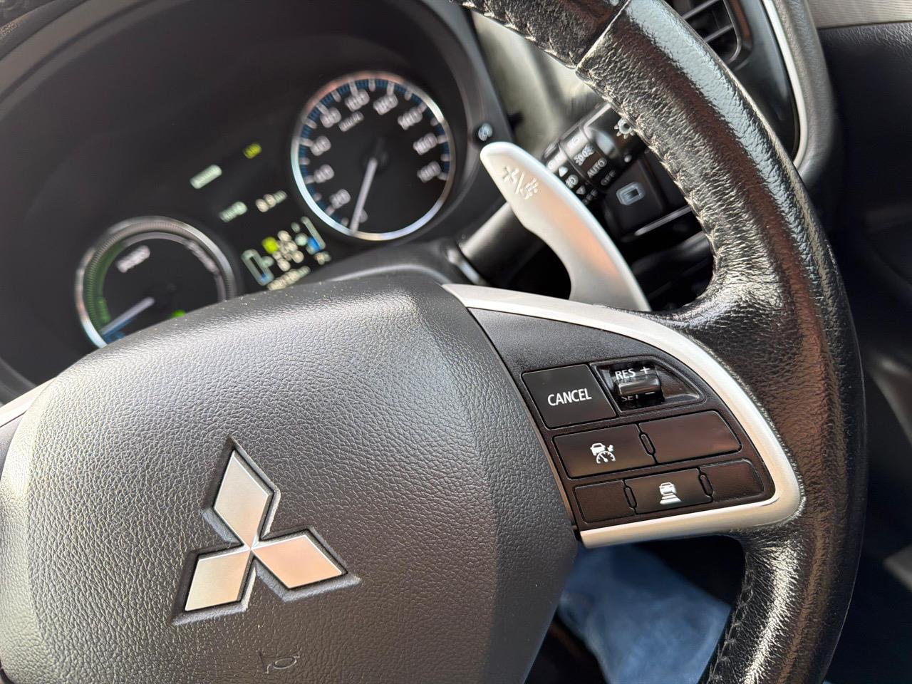 2013 Mitsubishi Outlander PHEV/4WD Carousel 7