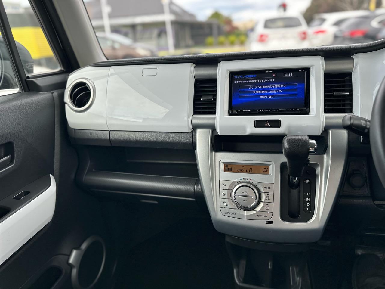 2015 Suzuki Hustler Hybrid / Nice & Tidy Carousel 15