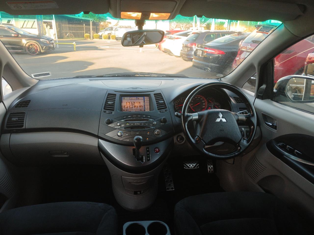 2006 Mitsubishi Grandis 7 Seater Carousel 7