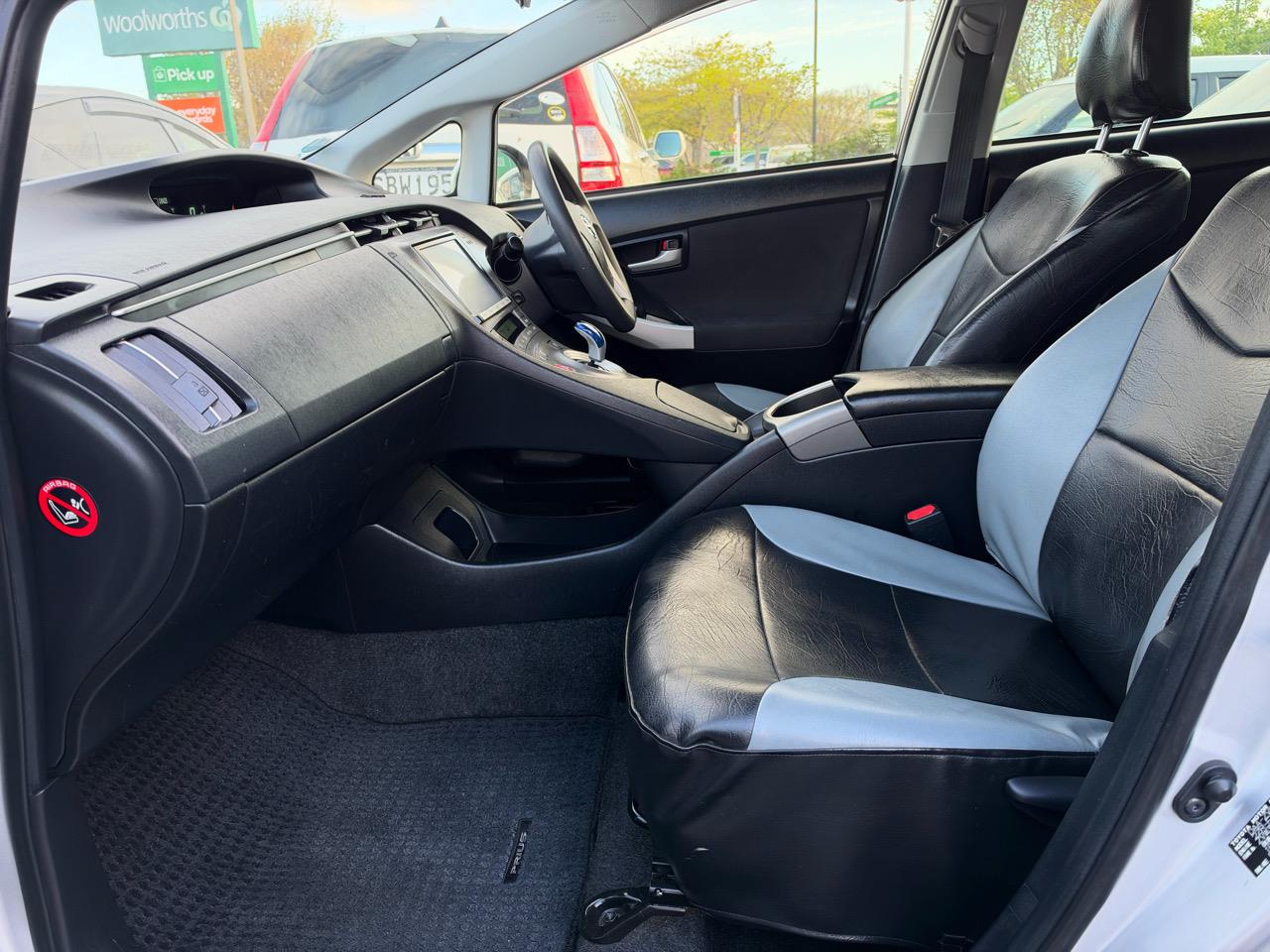 second hand 2015 Toyota Prius Low Kms/ Leather Covers for sale NZ Collage 2