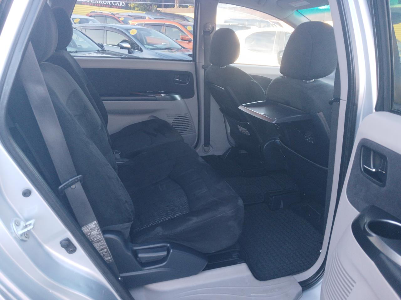 2006 Mitsubishi Grandis 7 Seater Carousel 9