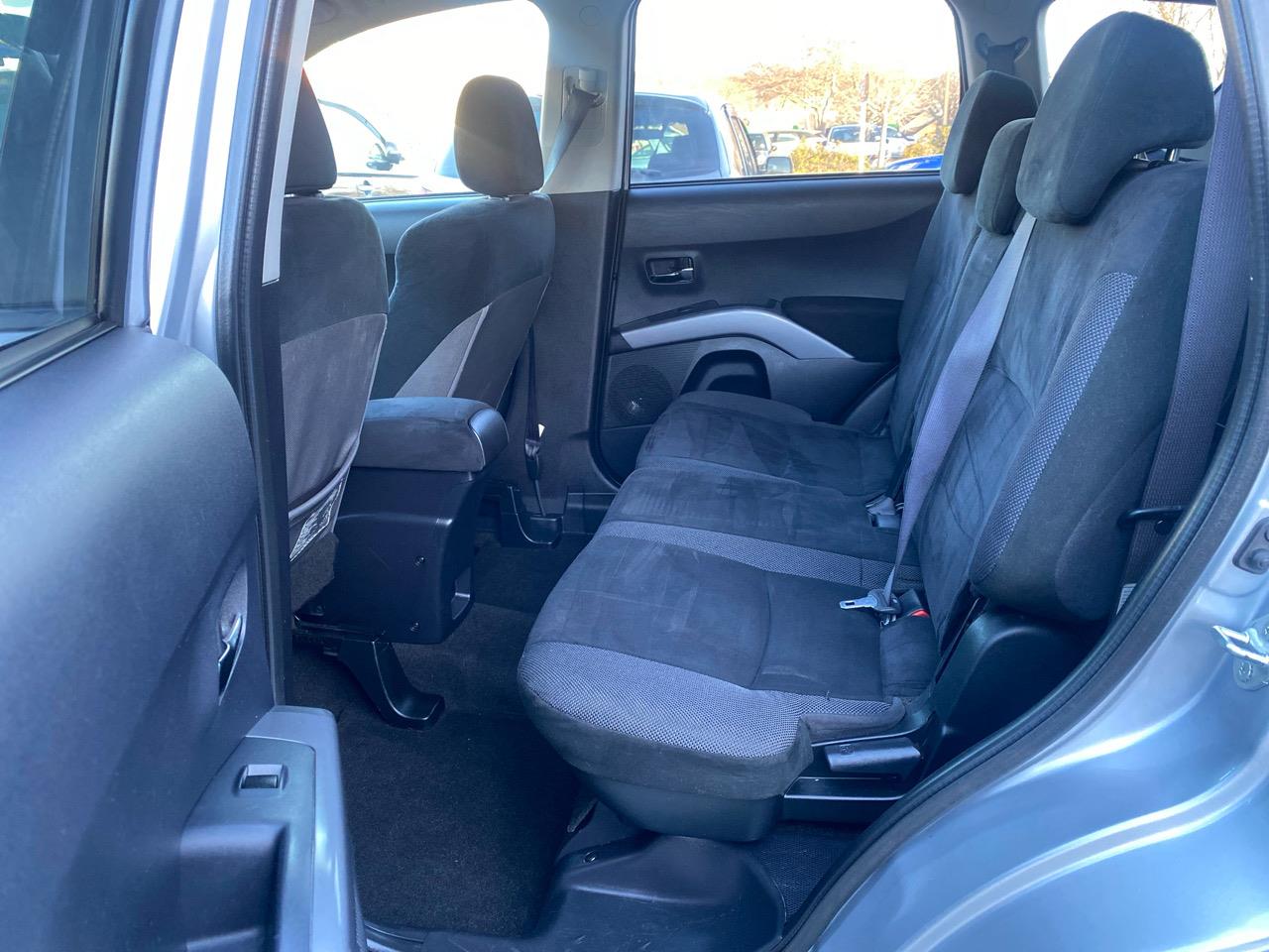 2006 Mitsubishi Outlander 7 Seater Carousel 8