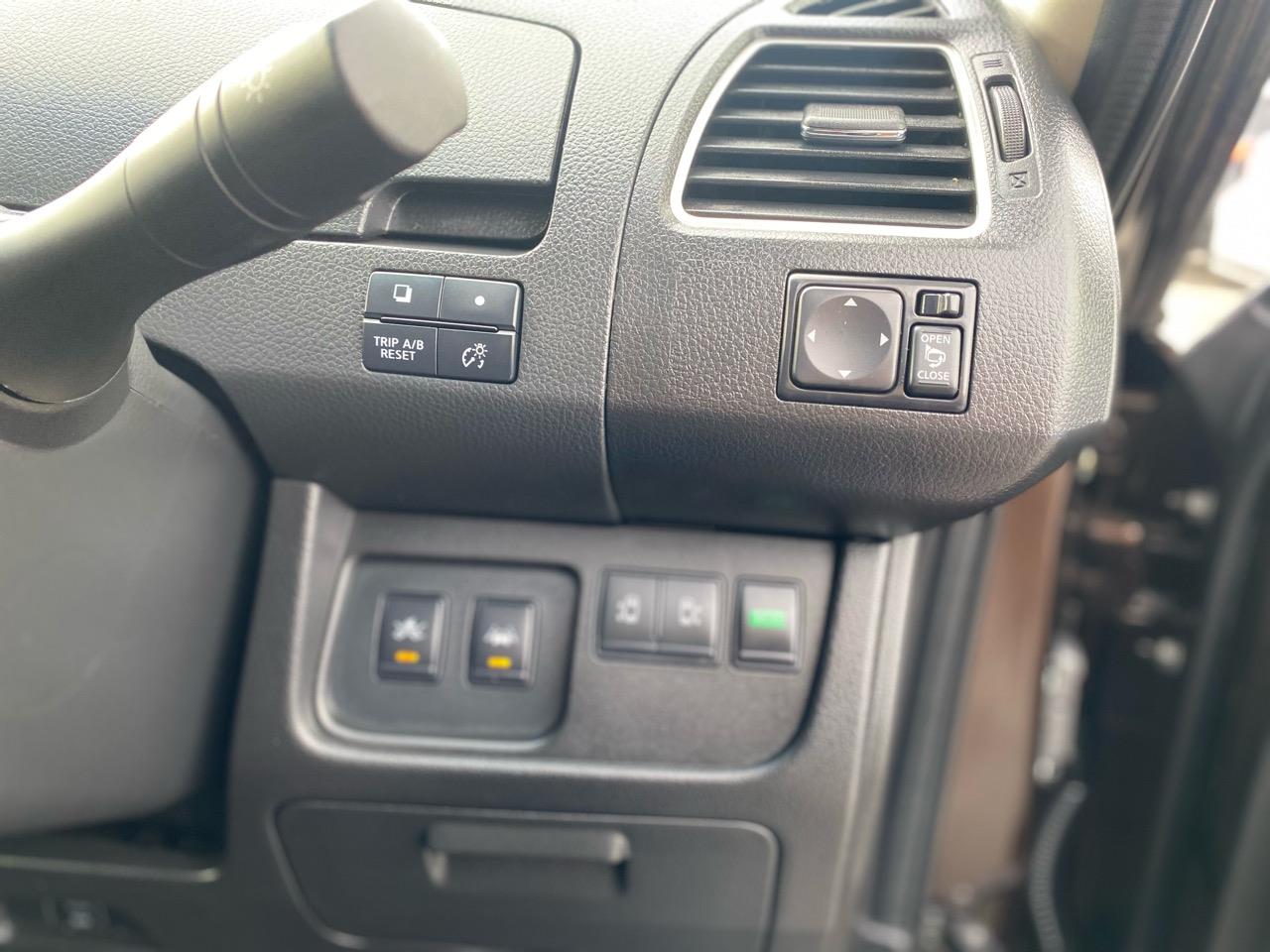 2015 Nissan Serena Both Sides Electric Sliding Doors Carousel 1