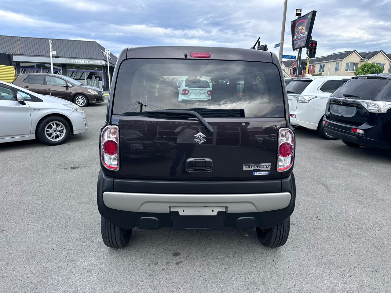 2015 Suzuki Hustler Hybrid / Nice & Tidy Carousel 12