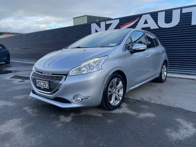 2013 Peugeot 208 Allure, Only 51kms! Carousel 7