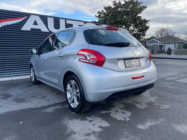 2013 Peugeot 208 Allure, Only 51kms! Carousel 6