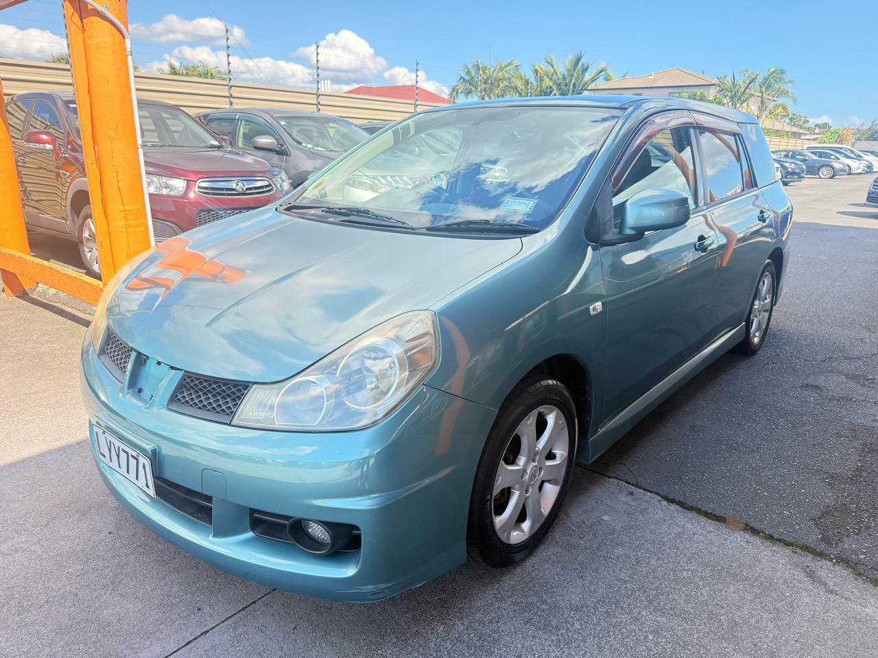 2005 Nissan Wingroad Carousel 1