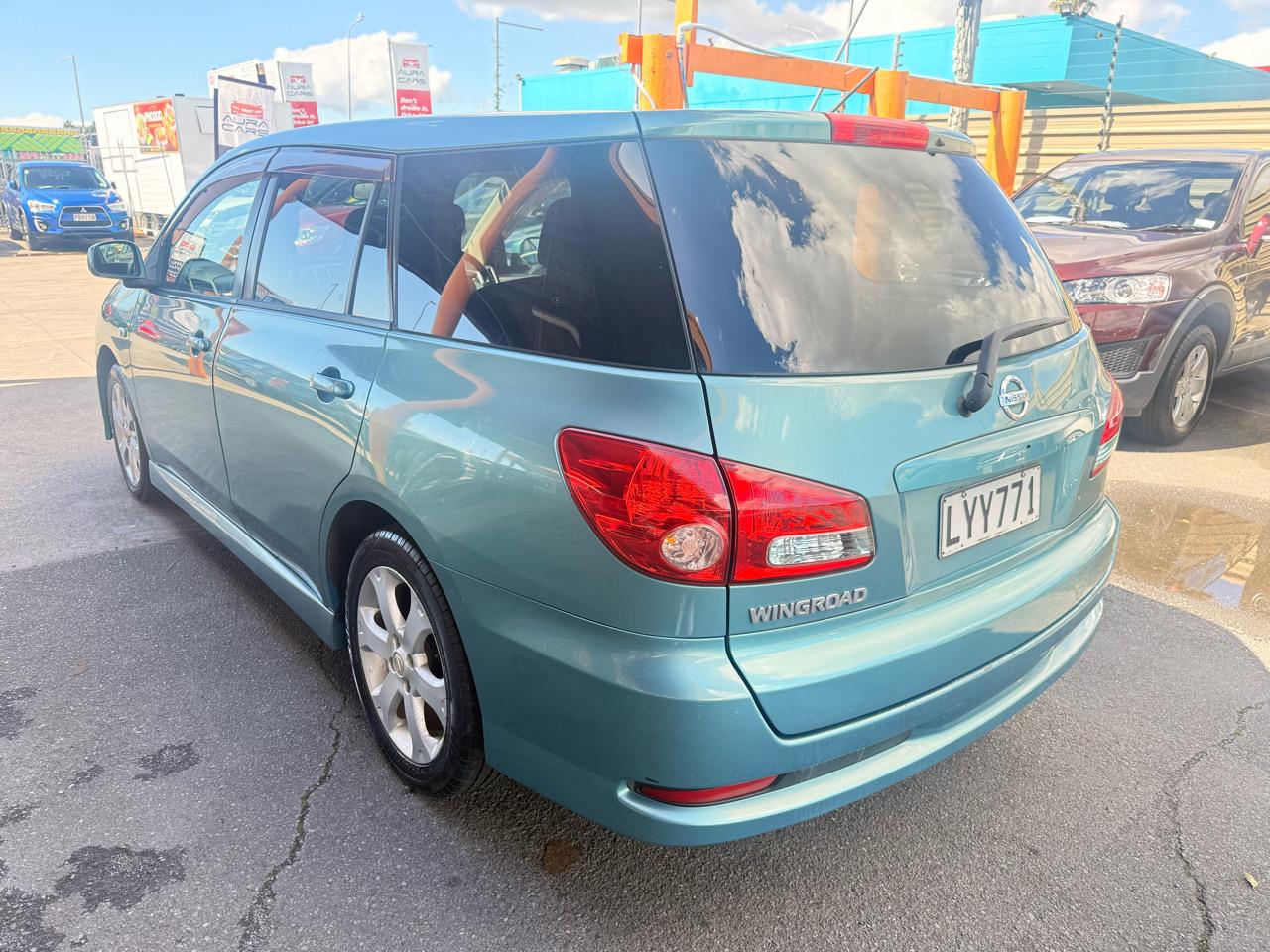 2005 Nissan Wingroad Carousel 2