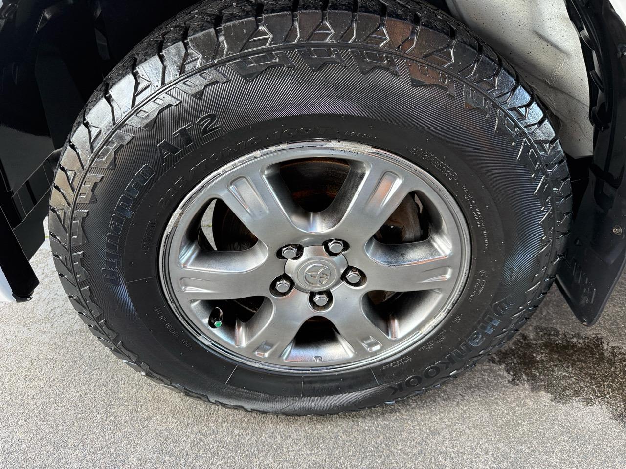 2016 Toyota Hilux Manual Carousel 6