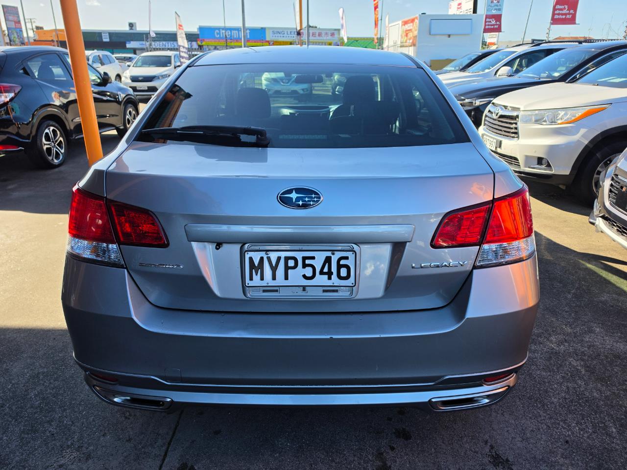 2010 Subaru Legacy 4WD 2.5I EYESIGHT Carousel 5