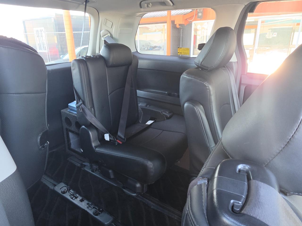 2013 Toyota Vellfire petrol Carousel 1