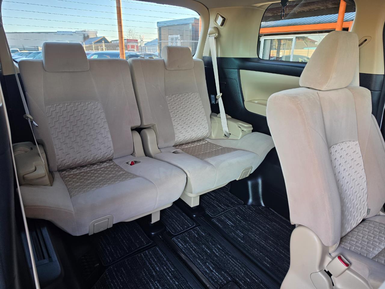 2017 Toyota Vellfire 2.5X Carousel 1
