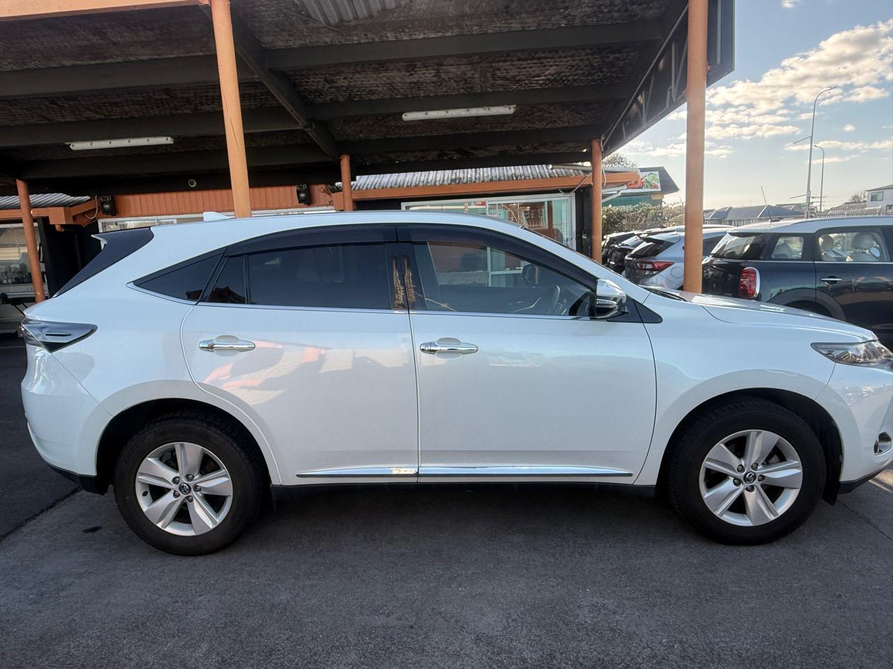 2014 Toyota Harrier Carousel 11