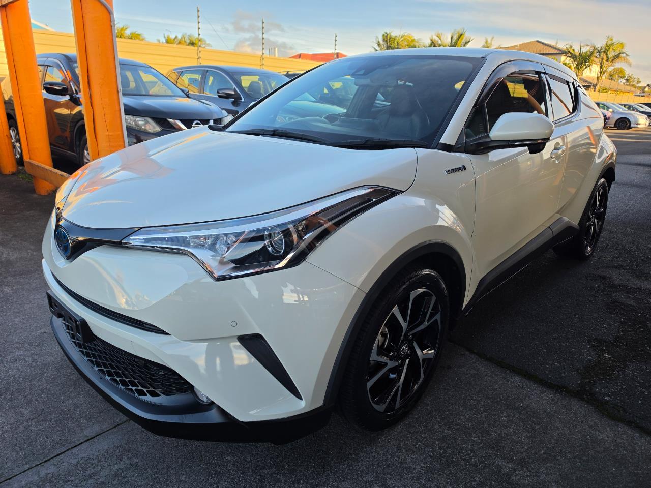 2017 Toyota C-HR G Carousel 7
