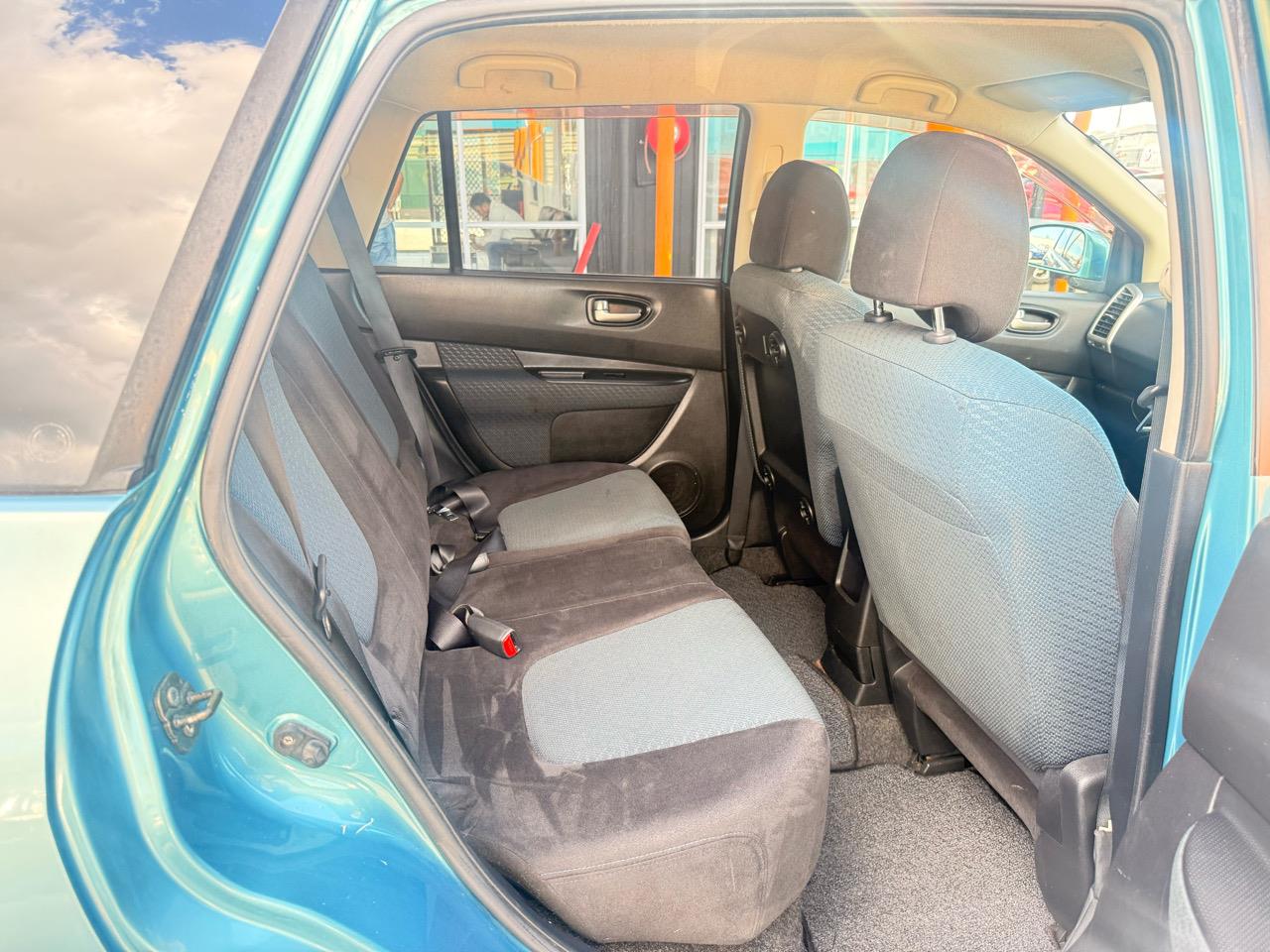 2005 Nissan Wingroad Carousel 9