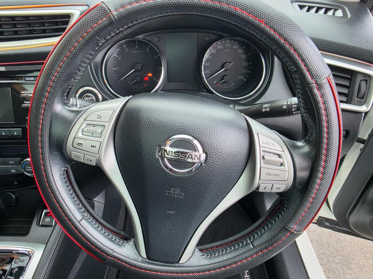 2015 Nissan Qashqai ST 2.0P/CVT Carousel 2