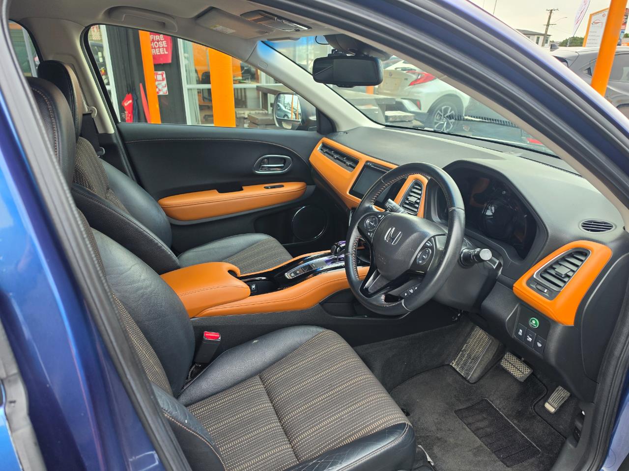 2014 Honda Vezel Hybrid Carousel 11