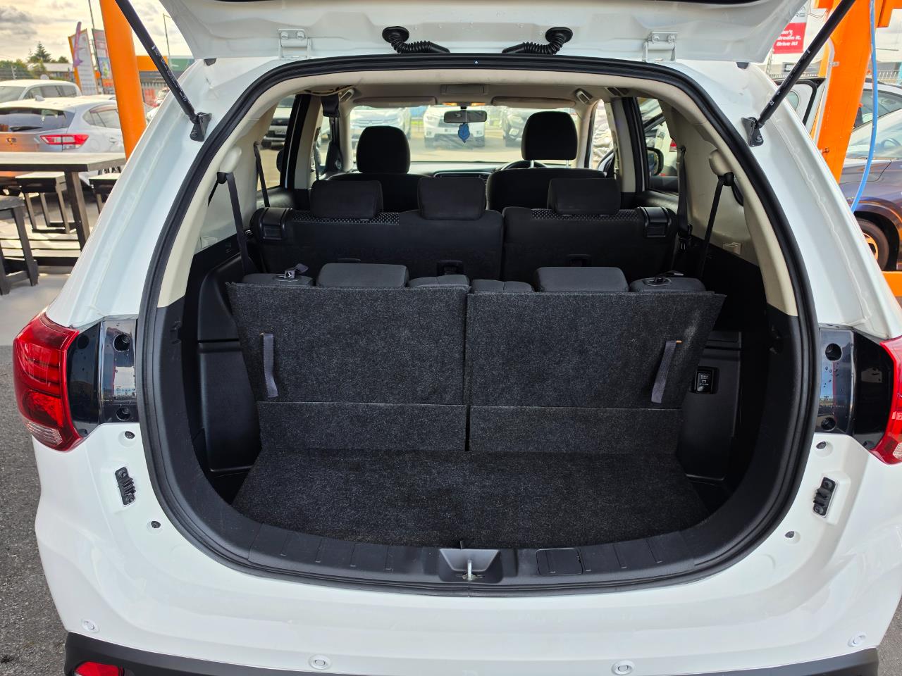 2019 Mitsubishi Outlander LS 2.0p/CVT 7 Seater Carousel 5