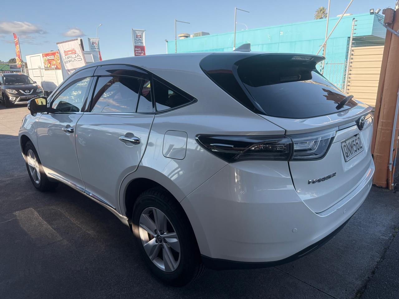 2014 Toyota Harrier Carousel 14