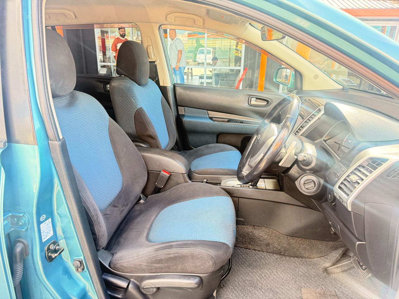 2005 Nissan Wingroad Carousel 7