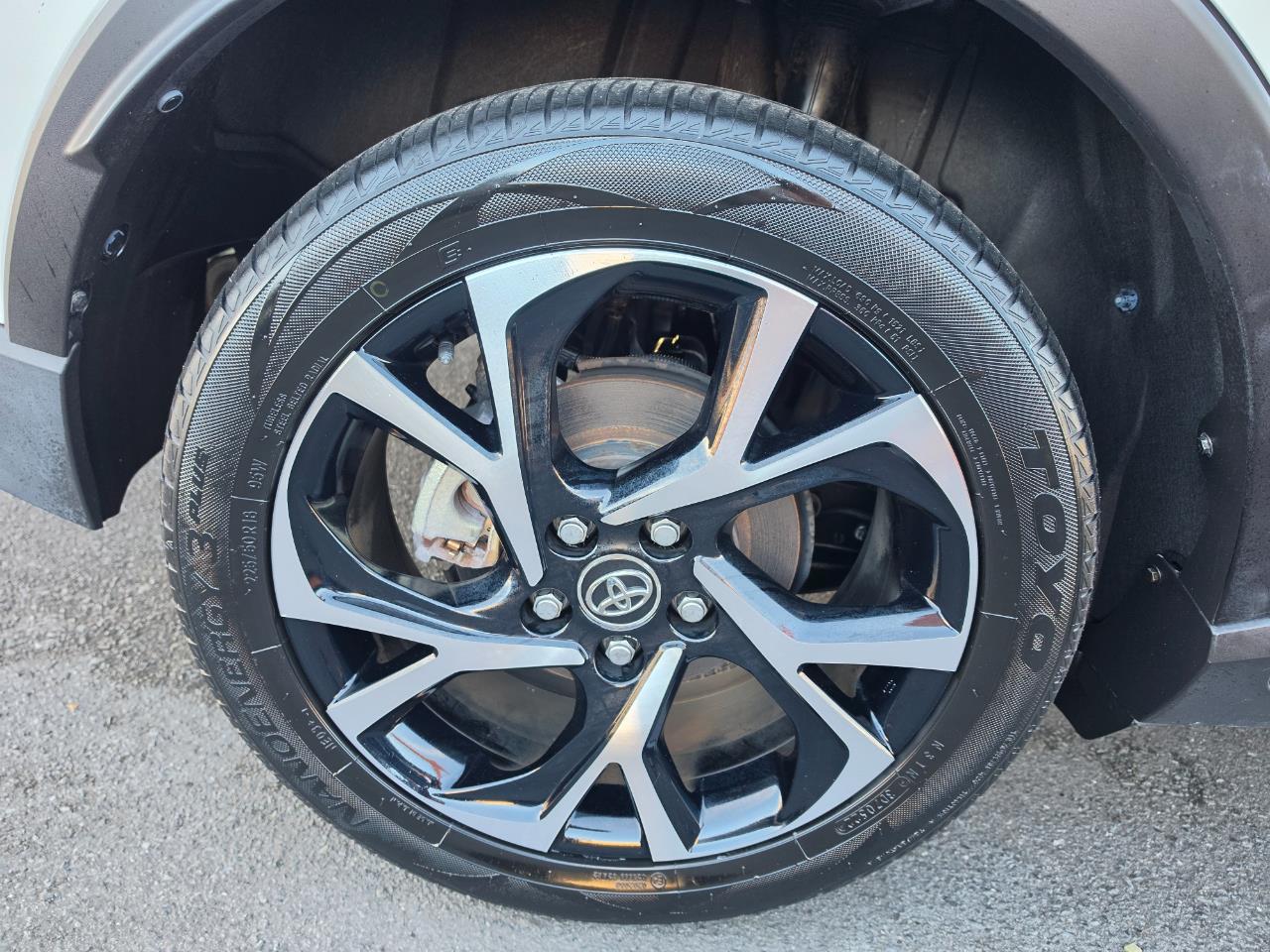 2017 Toyota C-HR G Carousel 4