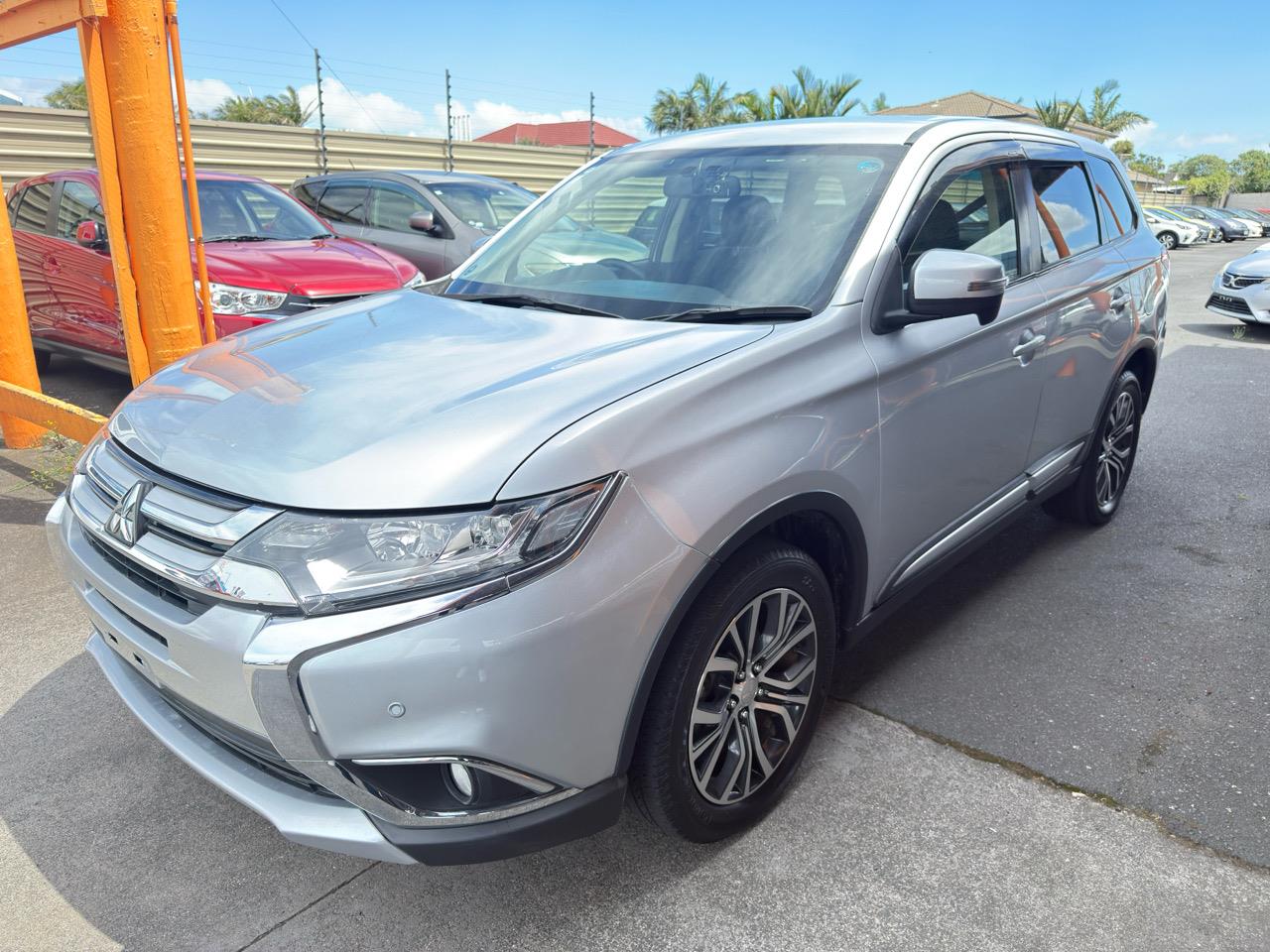 2017 Mitsubishi Outlander 7 Seater LS 2.4P/CVT Carousel 9