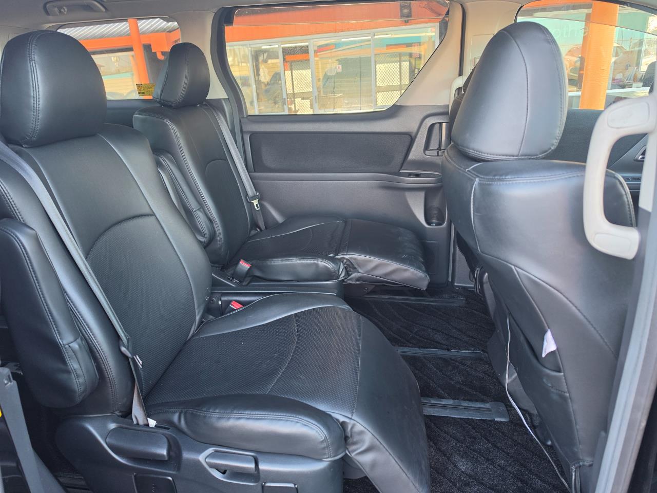 2013 Toyota Vellfire petrol Carousel 12