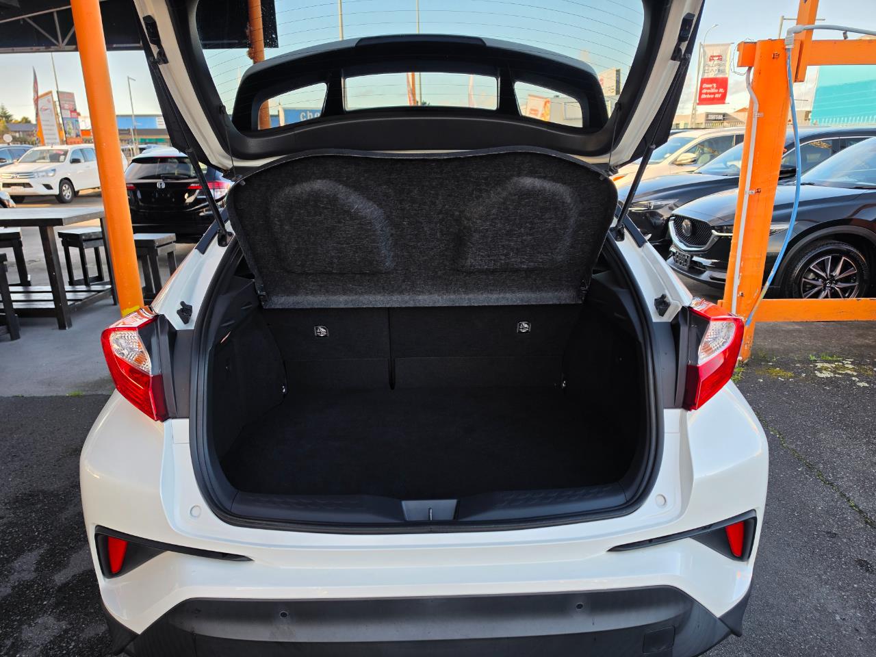 2017 Toyota C-HR G Carousel 5