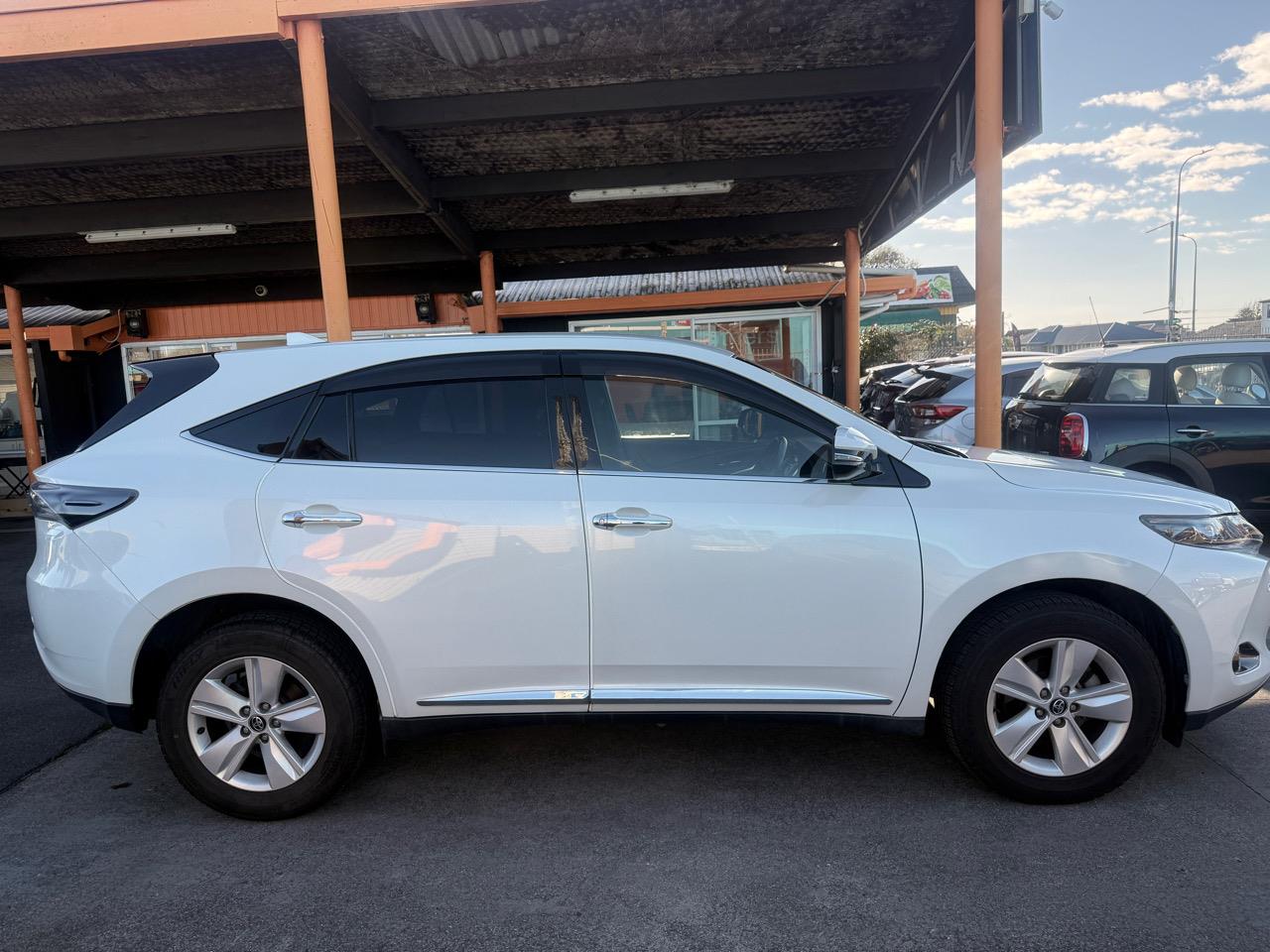 2014 Toyota Harrier Carousel 10