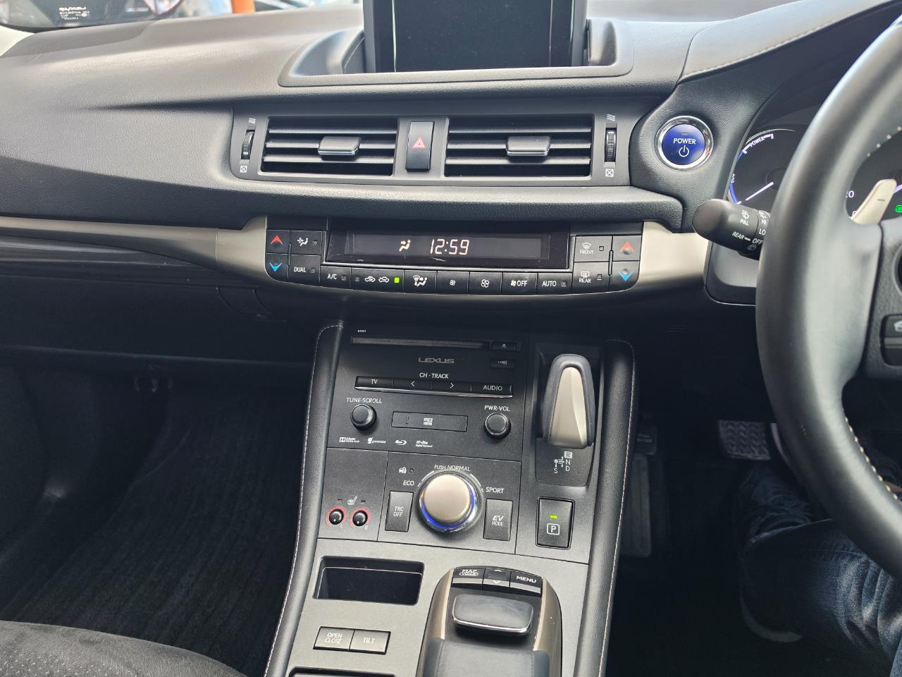 2014 Lexus CT200H Version C Carousel 3
