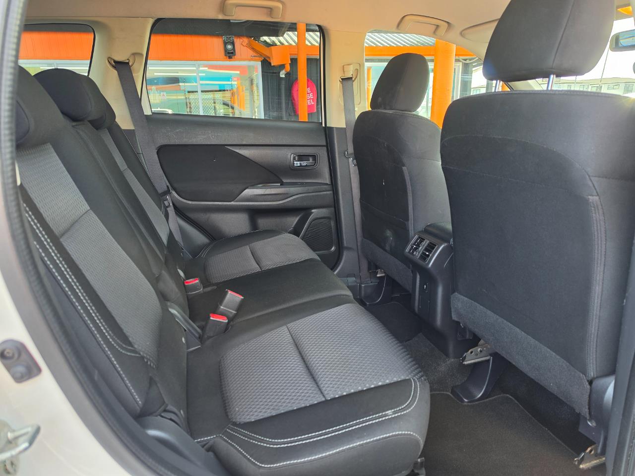 2019 Mitsubishi Outlander LS 2.0p/CVT 7 Seater Carousel 7
