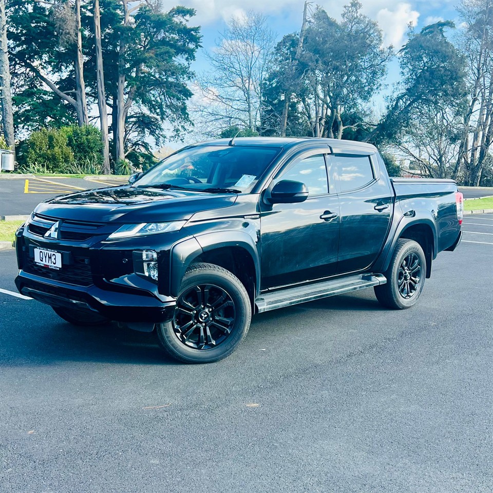 2022 Mitsubishi Triton DC GLSB 4WD 6AT 2.4D Carousel 9