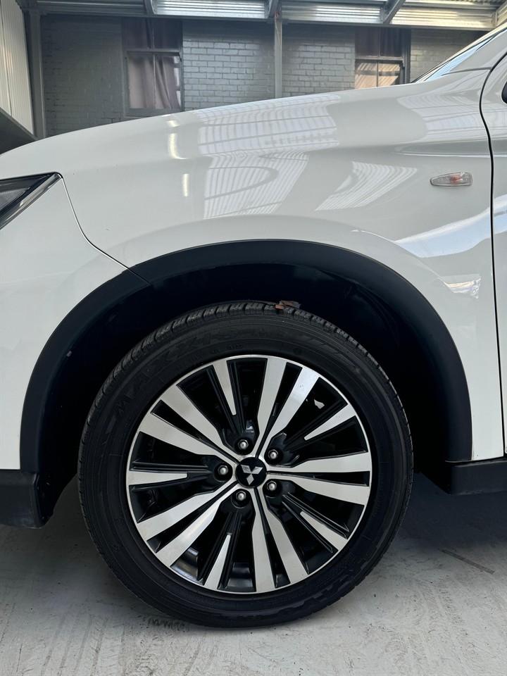 2019 Mitsubishi Outlander 4WD Carousel 2