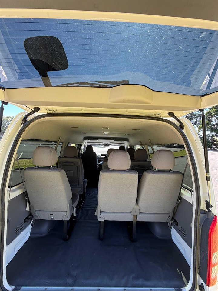 2008 Toyota Hiace Carousel 12