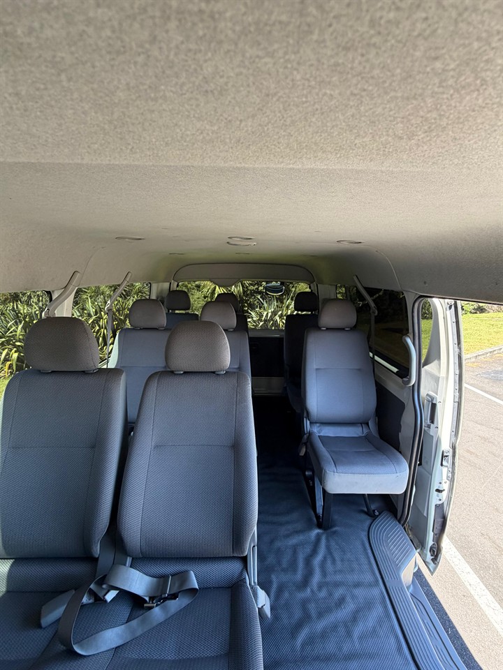 2008 Toyota Hiace Carousel 9