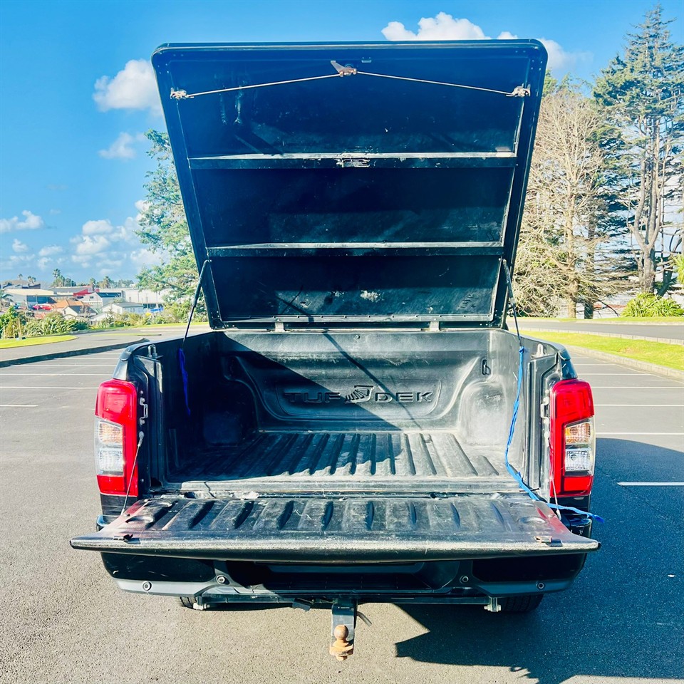2022 Mitsubishi Triton DC GLSB 4WD 6AT 2.4D Carousel 5