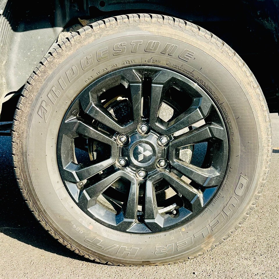 2022 Mitsubishi Triton DC GLSB 4WD 6AT 2.4D Carousel 3