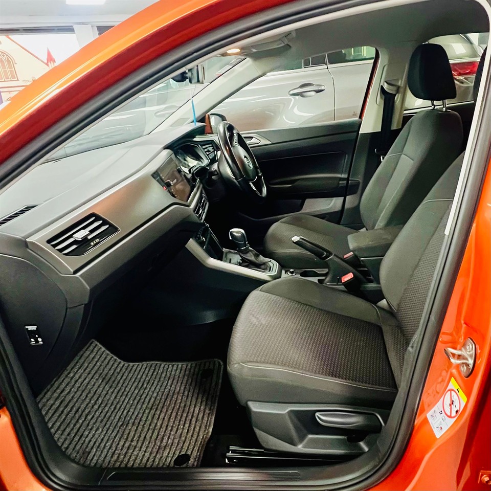 2018 Volkswagen Polo Carousel 11