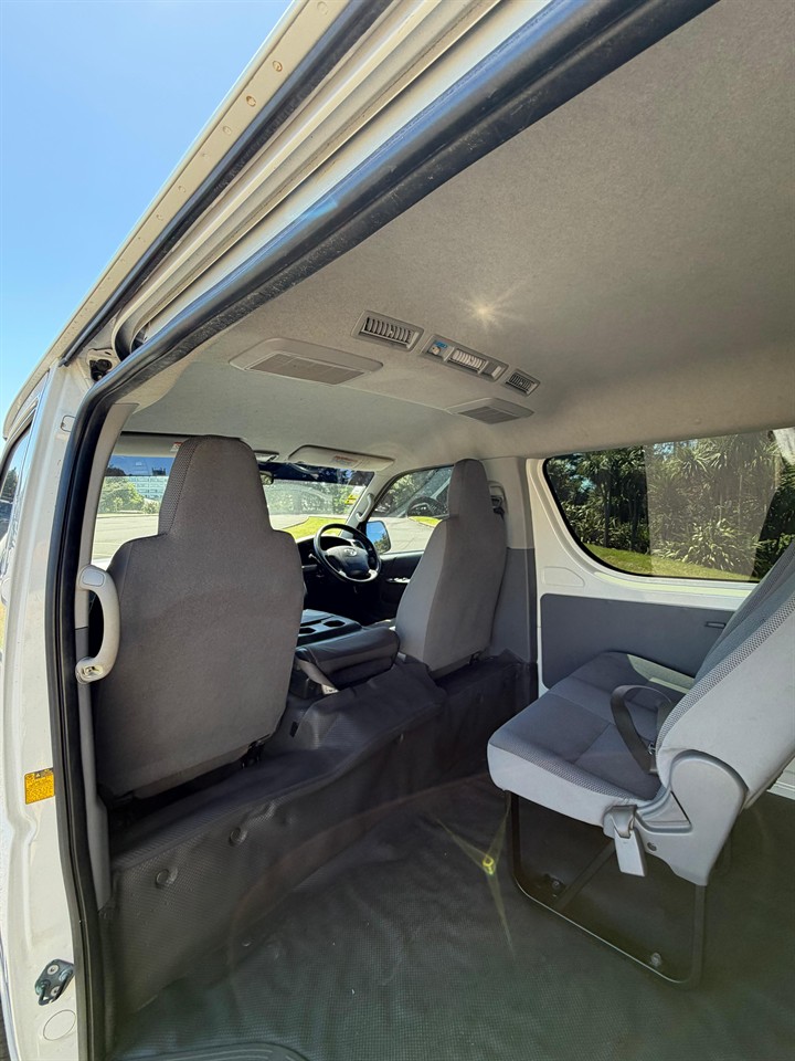 2008 Toyota Hiace Carousel 8