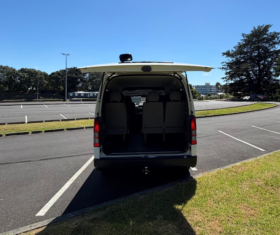 2008 Toyota Hiace Carousel 15