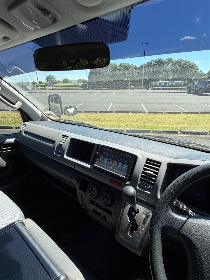 2008 Toyota Hiace Carousel 7