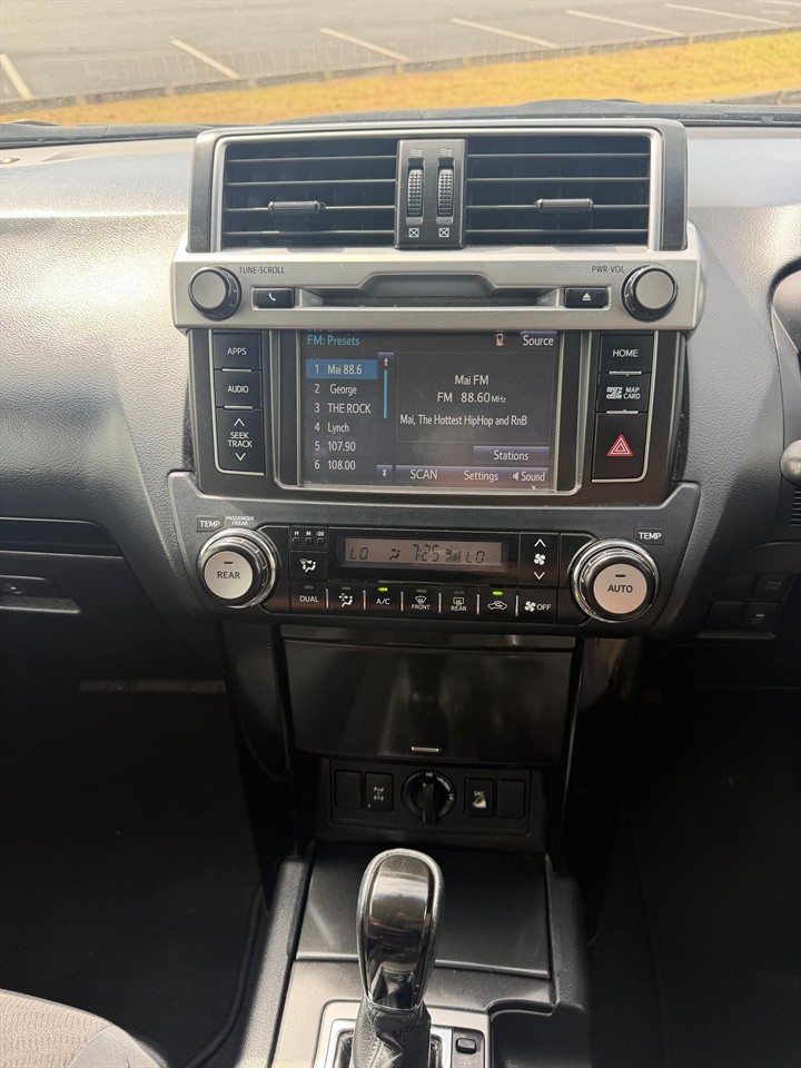2016 Toyota Landcruiser prado GX 2.8D/4WD/6AT/SW/5 Carousel 1