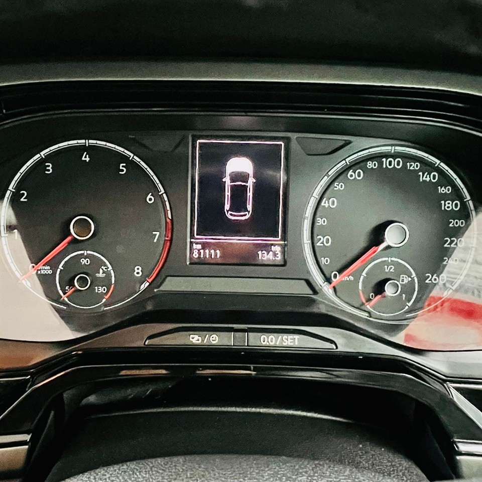2018 Volkswagen Polo Carousel 9