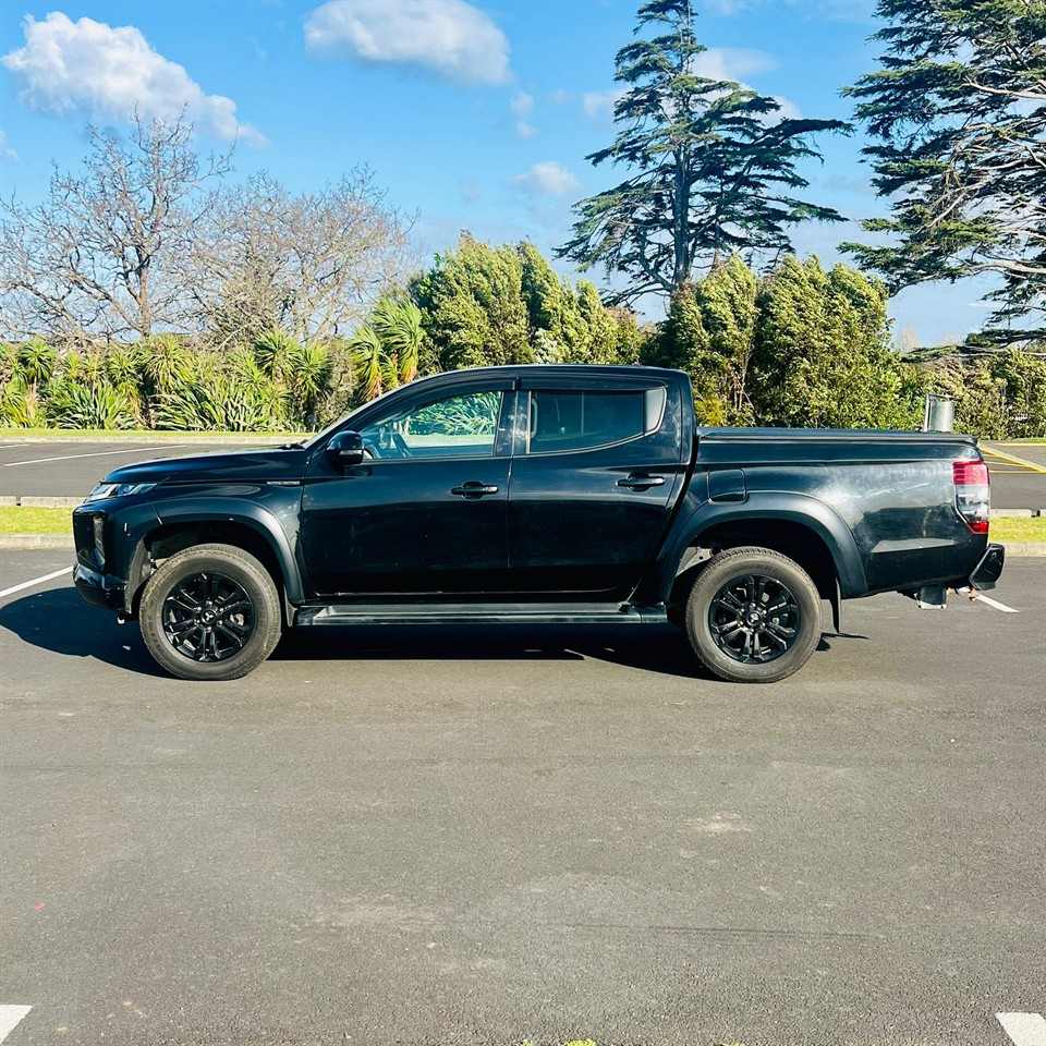2022 Mitsubishi Triton DC GLSB 4WD 6AT 2.4D Carousel 14