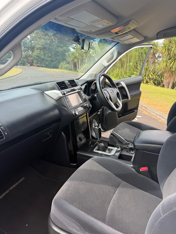 2016 Toyota Landcruiser prado GX 2.8D/4WD/6AT/SW/5 Carousel 4